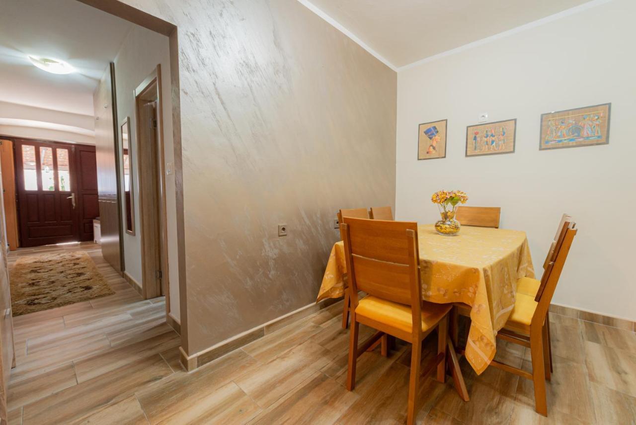 Sea Front 171 Apartment Kotor Bagian luar foto