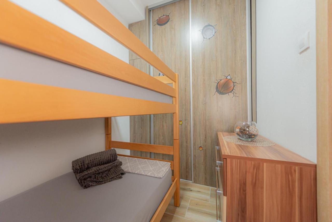 Sea Front 171 Apartment Kotor Bagian luar foto