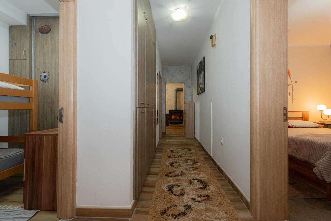 Sea Front 171 Apartment Kotor Bagian luar foto