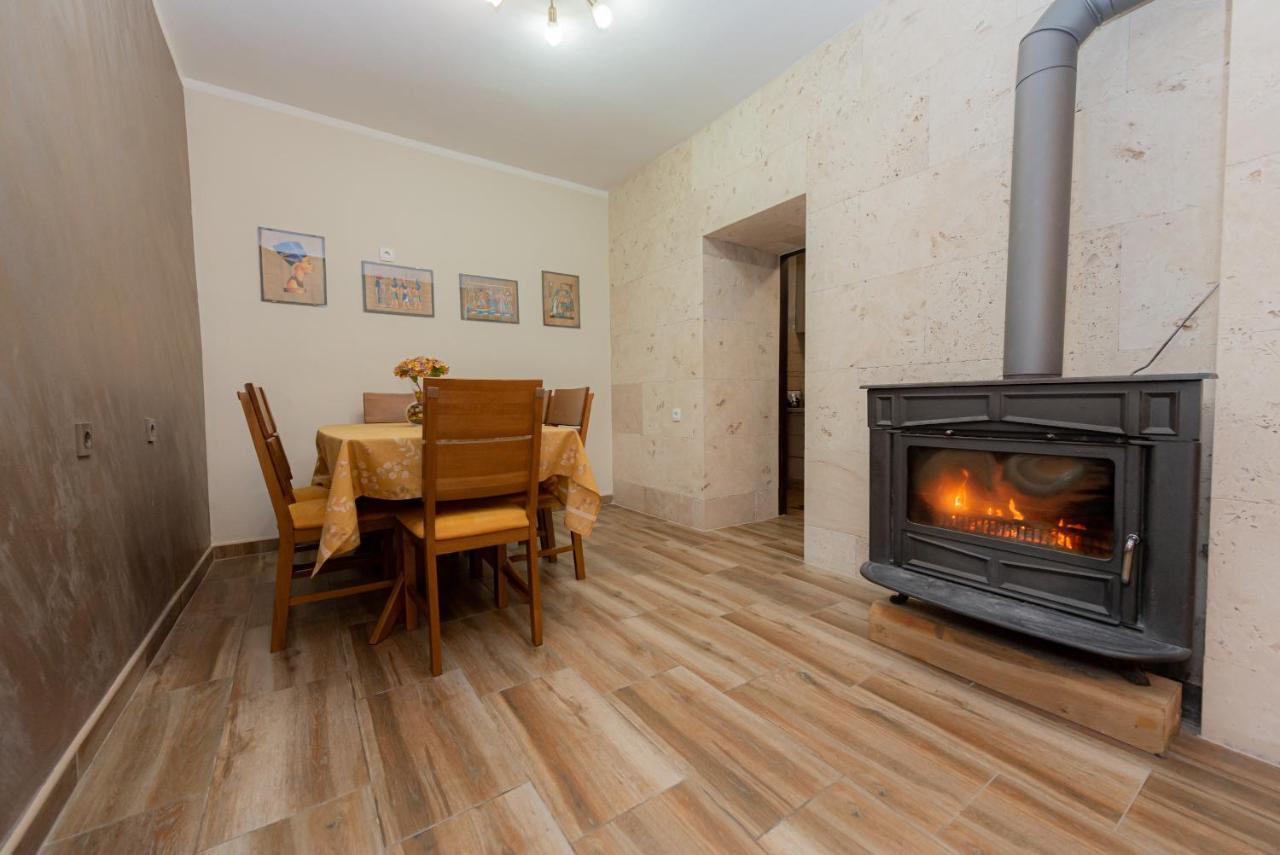 Sea Front 171 Apartment Kotor Bagian luar foto